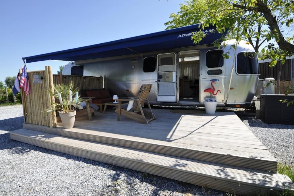 Airstream Retro Usa Caravan แอร์เนอวัลด์ ภายนอก รูปภาพ