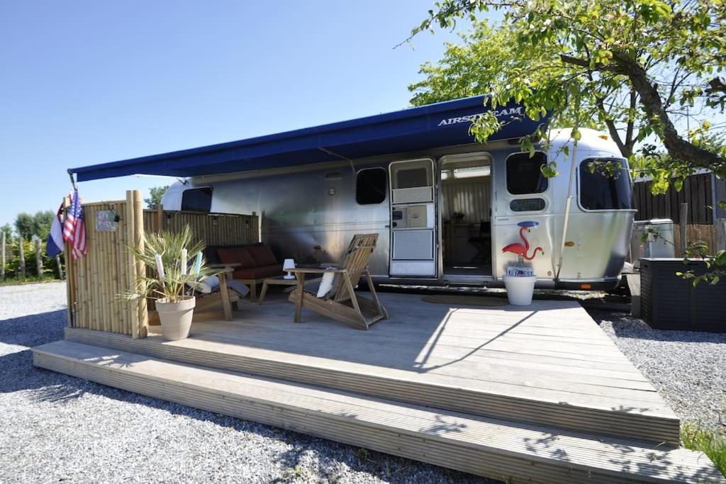 Airstream Retro Usa Caravan แอร์เนอวัลด์ ภายนอก รูปภาพ